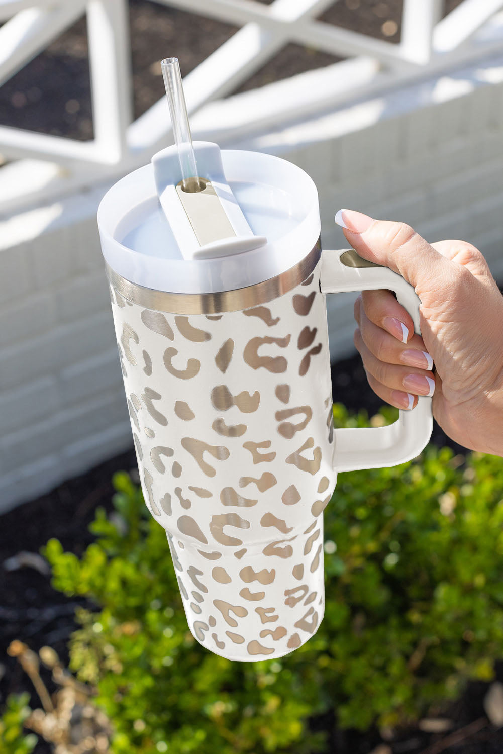 White Leopard Print 40oz Stainless Steel Portable Cup with Handle