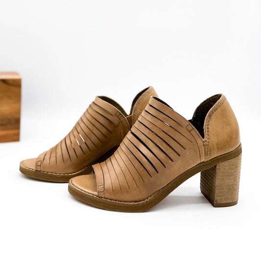 Blind Date Heeled Sandal in Tan