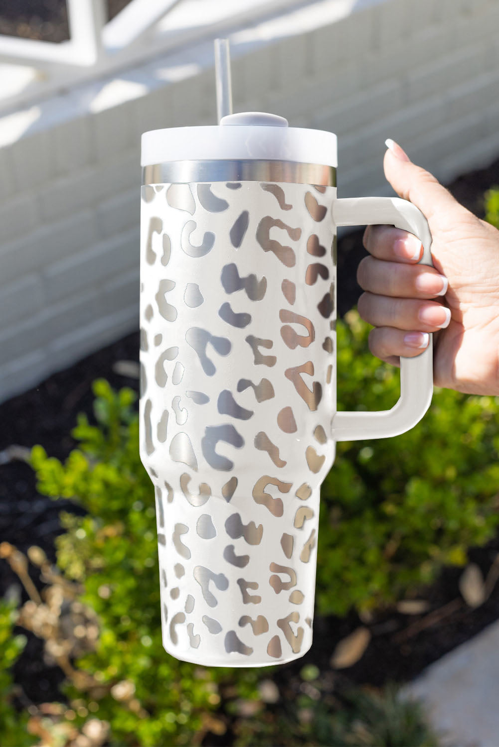 White Leopard Print 40oz Stainless Steel Portable Cup with Handle